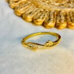 White leaf stoned bangle BA008