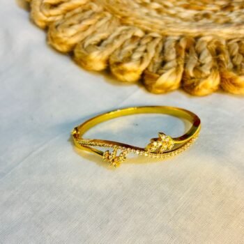 White leaf stoned bangle BA008