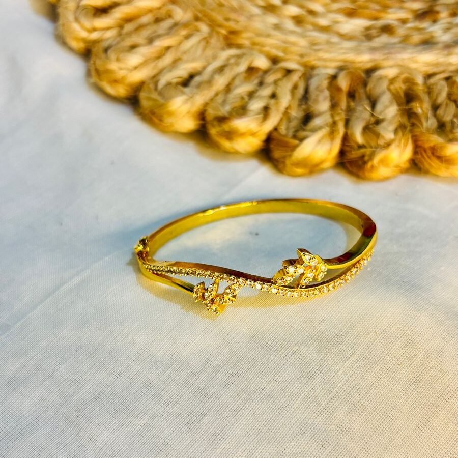 leaf designed bangle