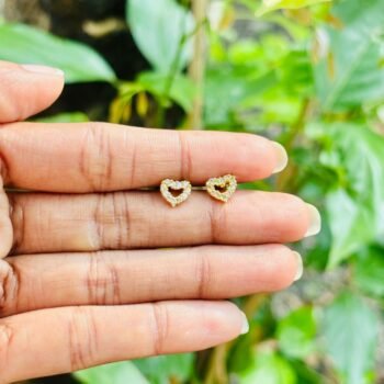 Sweet heart stud (pair)